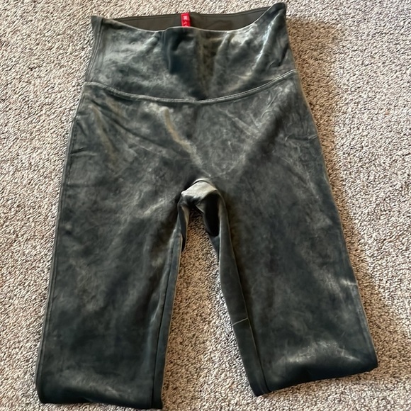 Spanx green velvet leggings size small - Picture 2 of 4